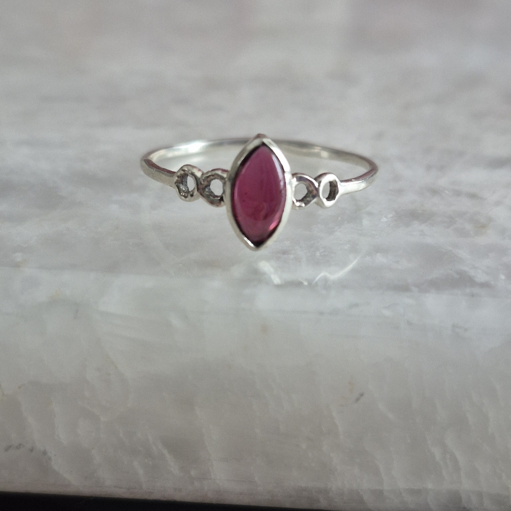 Silver Ring - Picture 4 of 5